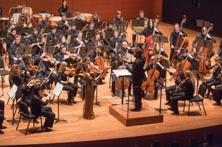Pablo Heras-Casado and the Juilliard Orchestra